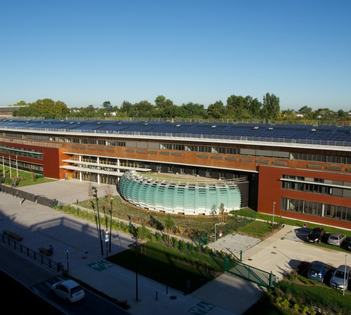 Lycée Vaclav Havel de Bègles, premier lycée à énergie positive de France