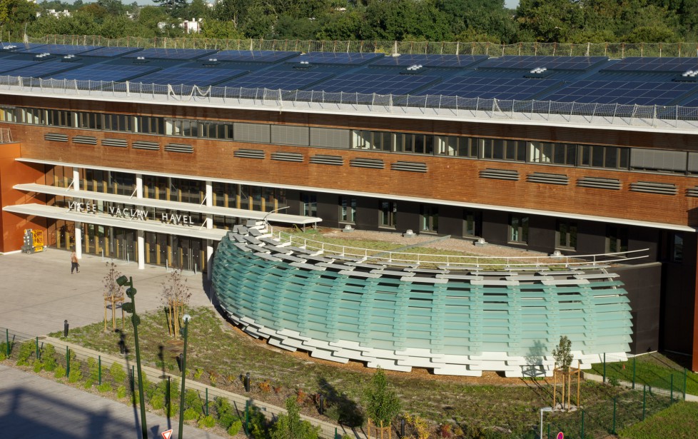 Lycée Vaclav Havel de Bègles, premier lycée à énergie positive de France