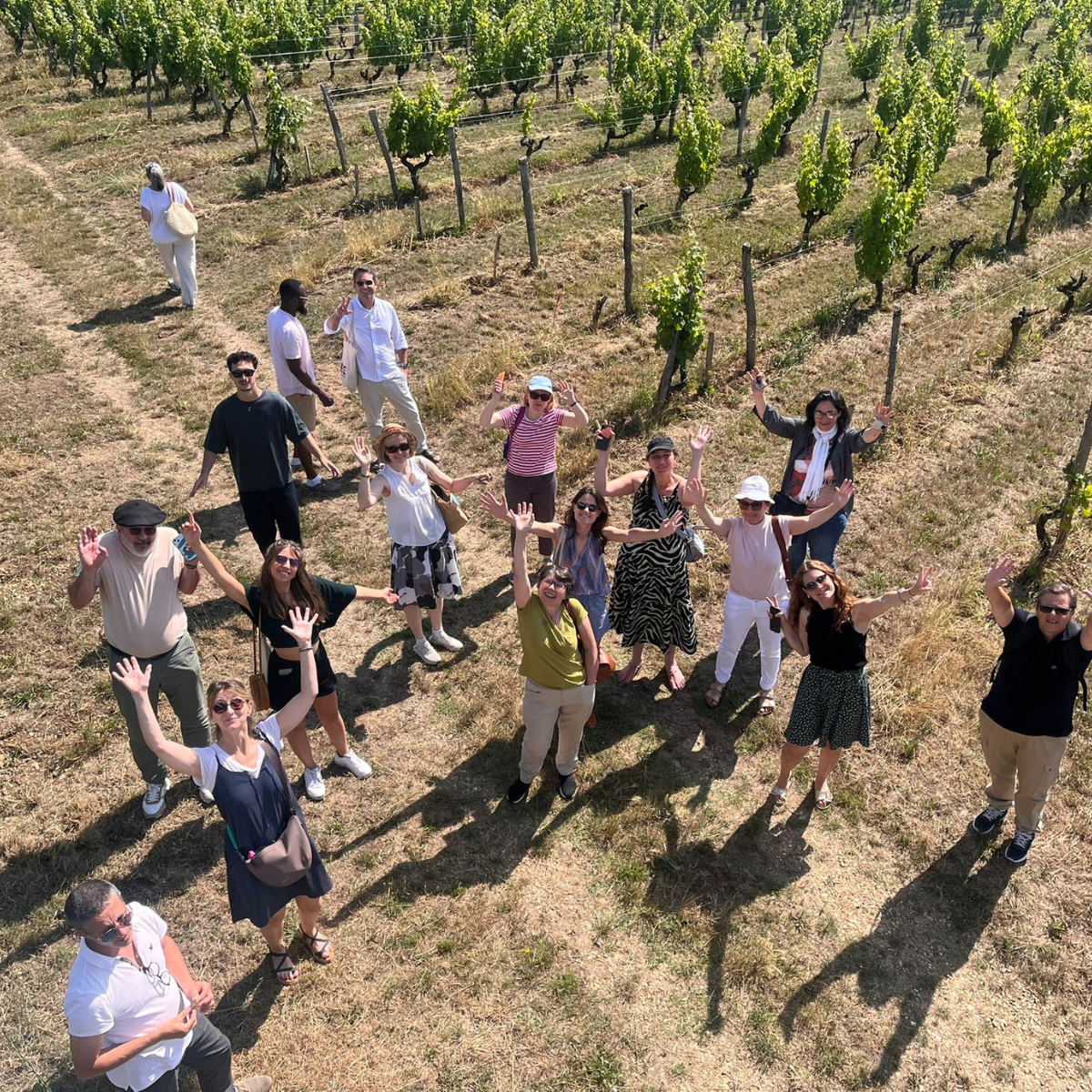 Les équipes de BMA réunies à La Tour Blanche lors de la journée de cohésion 2025, au cœur du vignoble de Bommes.