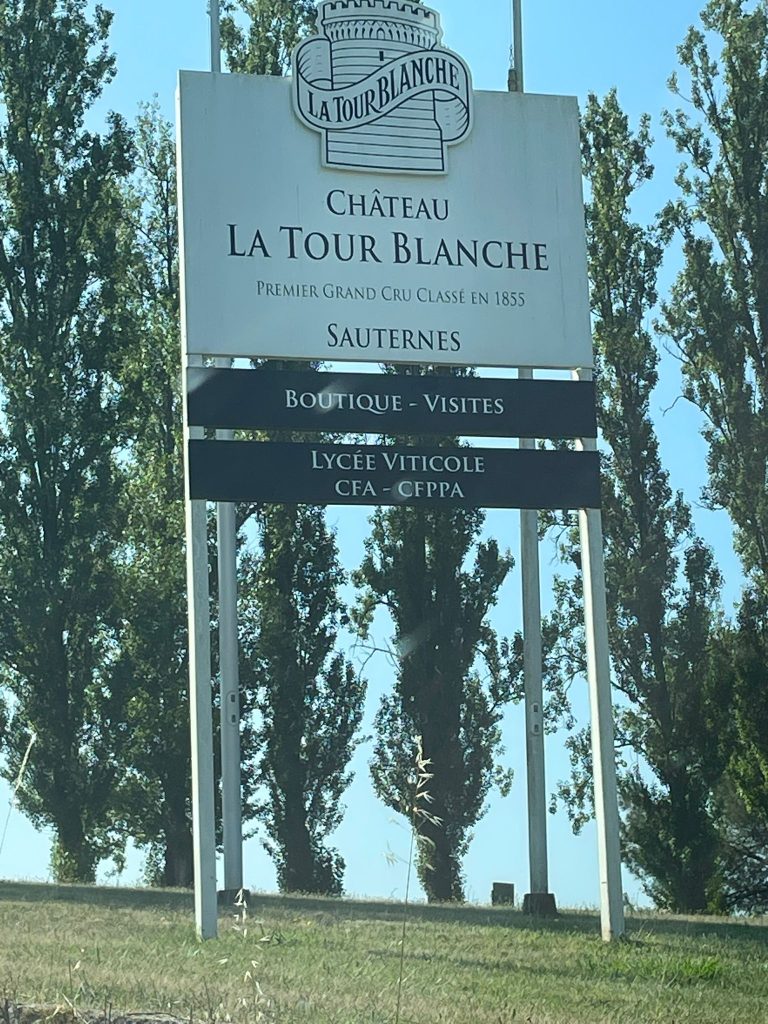Les équipes de BMA réunies à La Tour Blanche lors de la journée de cohésion 2025, au cœur du vignoble de Bommes.